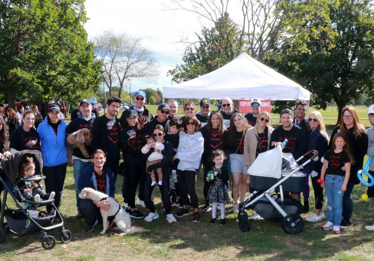 Walk to Defeat ALS Long Island Team posing for picture in park